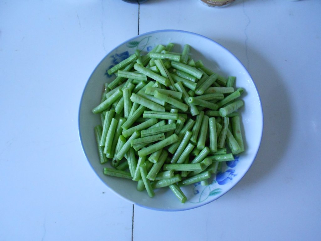 妈妈做的豆角炒香肠，真是人间美味！