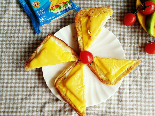 芝士火腿三明治