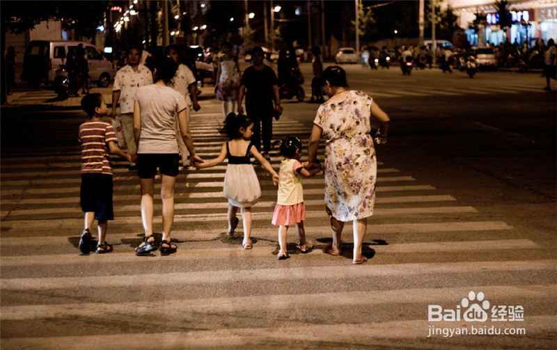 出门在外怎样安全的过马路