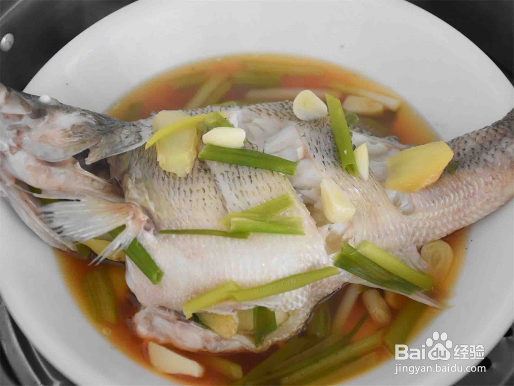 健康美容又美味的清蒸的鲈鱼哦