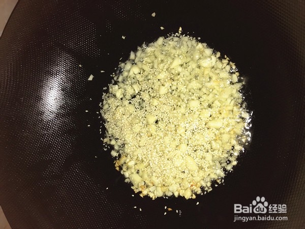 家常蒜香豆芽肥牛锅的做法