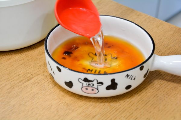 鸡蛋黄瓜鲜汤面