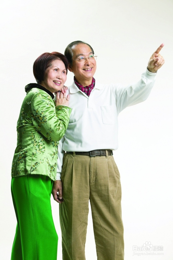 与老人交谈时要注意什么