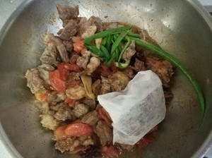 西红柿牛肉盖浇饭怎么做