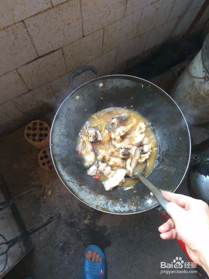 大头鱼香辣汤的做法