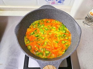 食补佳品适合减肥的秋葵胡萝卜厚烧蛋的做法