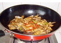 轻松做有滋有味的蛏子——辣酱爆蛏子