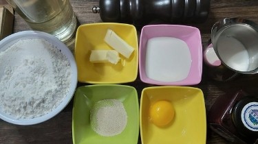 蓝莓果酱小餐包的做法