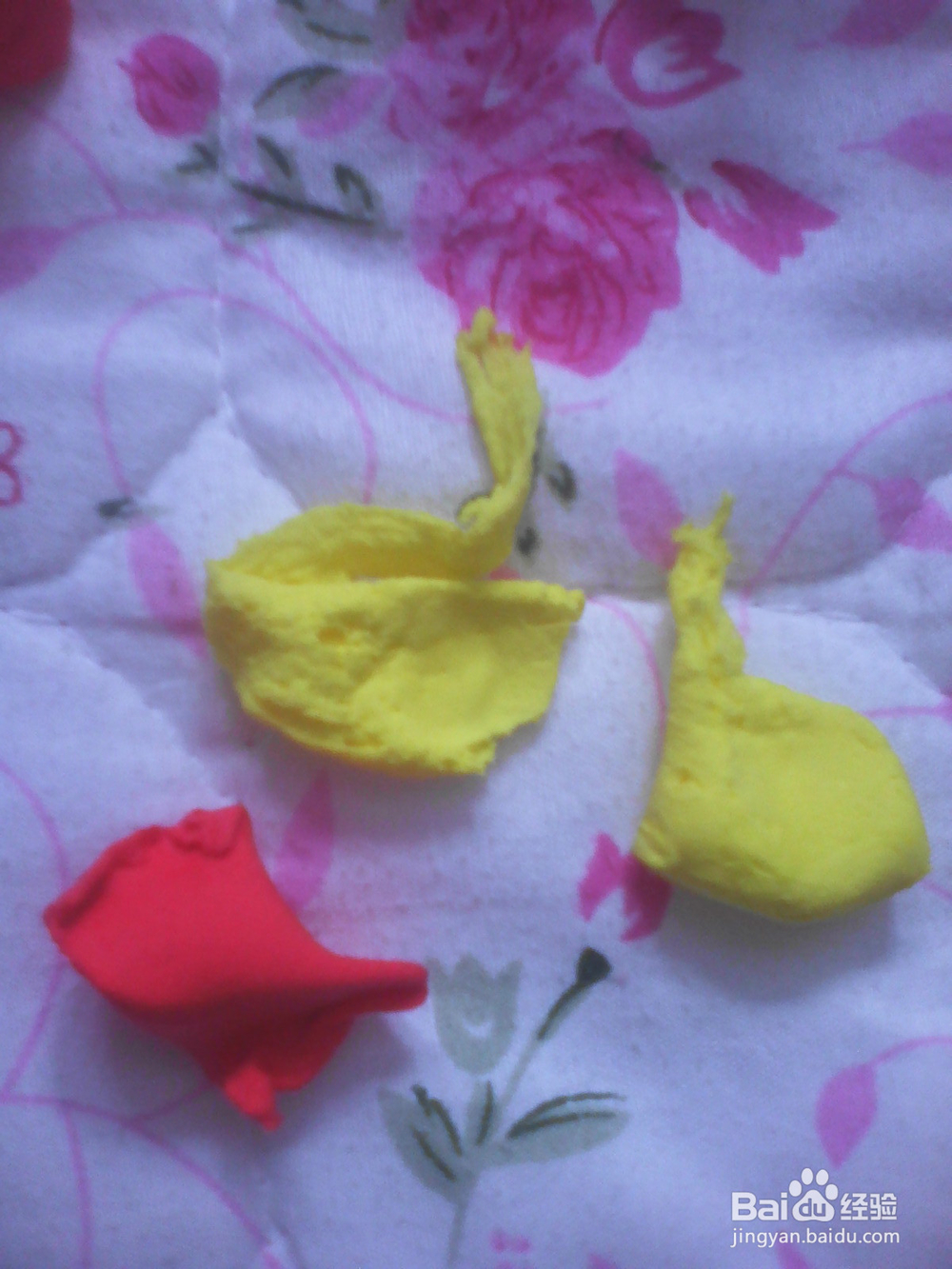 幼儿手工----纸黏土制作弹力球