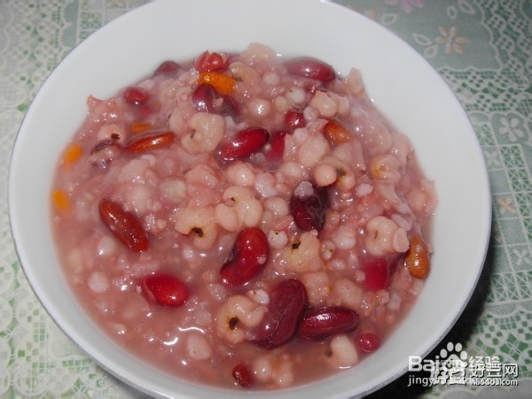 久坐为什么脚会肿起来？