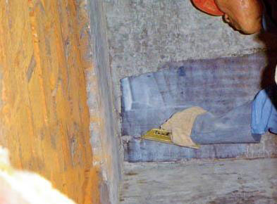 怎样在天花板上做防水