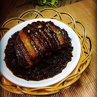 如何在家里制作梅菜扣肉?