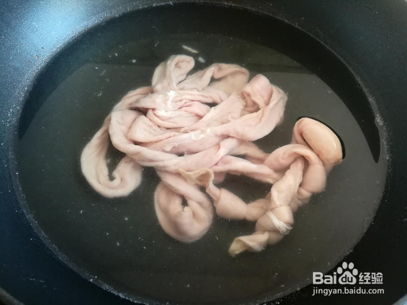 粉肠莲子汤的做法