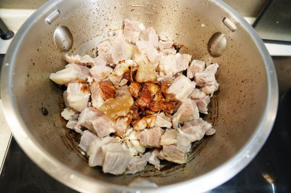 红烧土豆牛腩焖腐竹