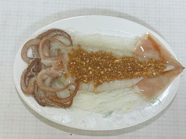 蒜蓉粉丝蒸鱿鱼