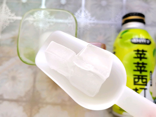 苹果果冻酸奶气泡水