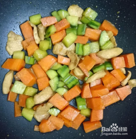 家常宫保鸡丁的做法简介