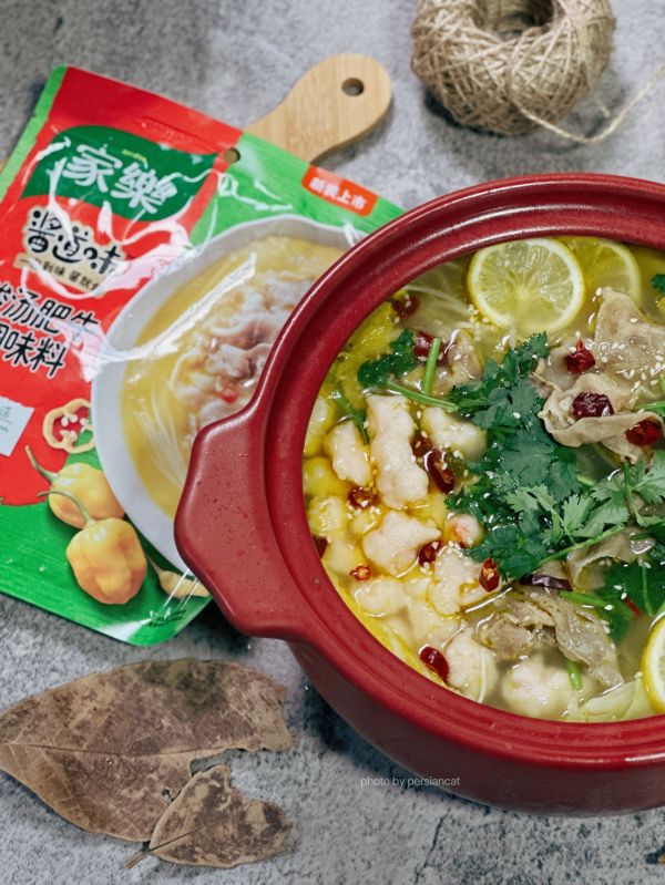 10分钟搞定低卡虾滑酸汤肥牛煲