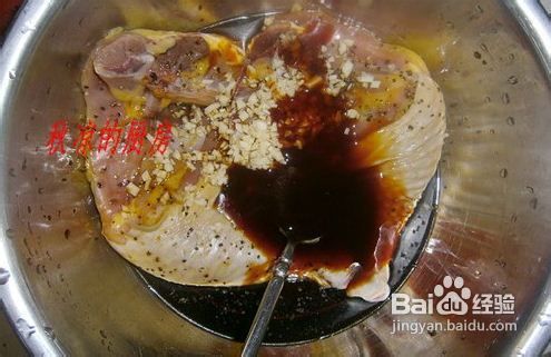 如何做蒜蓉叉烧烤鸡腿
