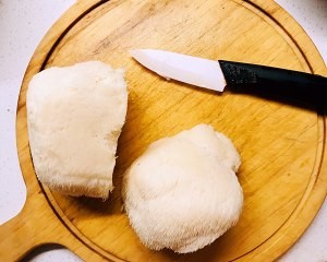 教你怎么做猴头菇白玉菇蟹味菇蛋汤