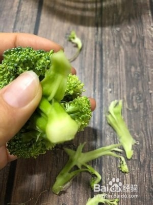 食补养生凉拌西兰花的做法