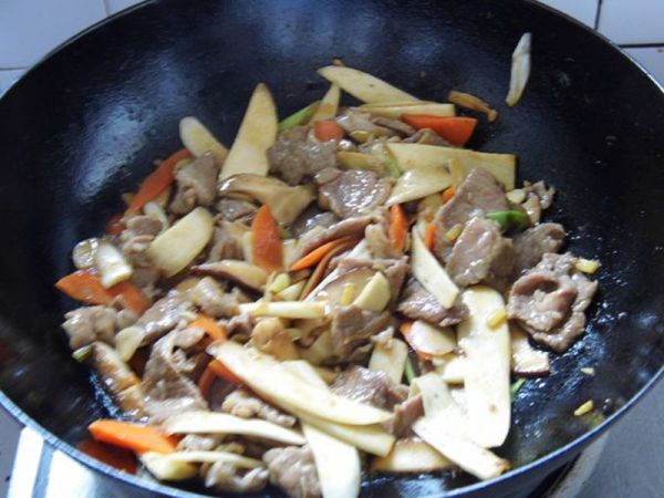 香菇茭白炒肉片