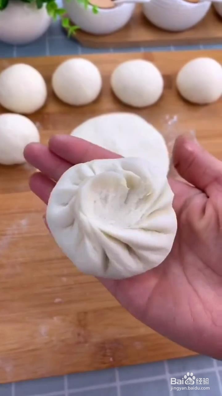 如何做好吃的香菇酱肉包子?