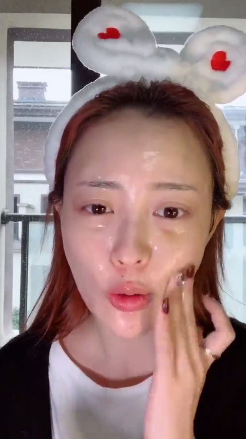 参加party画一个精致的妆,快来看看吧