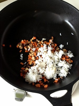 圆白菜裹虾肉末