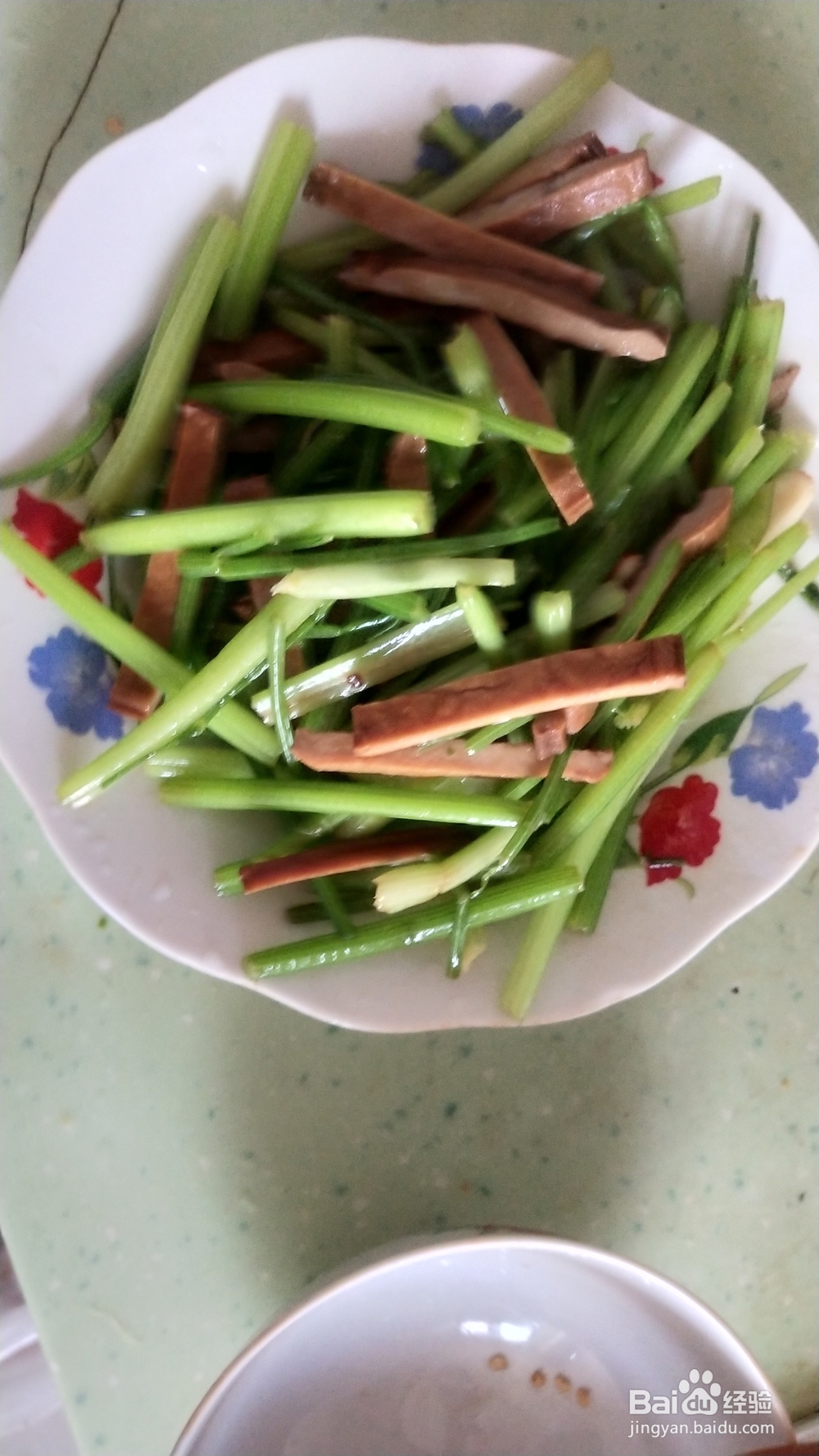 营养美味的香干炒青香芹