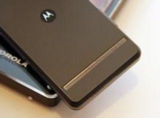 MOTO刀锋XT928如何使用外部按键执行重设手机