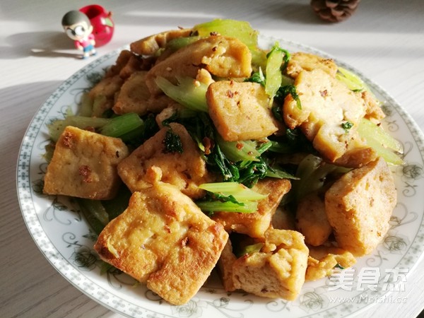 芹菜炒豆腐的做法