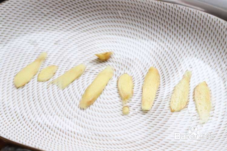 美味的清香蒸鲈鱼