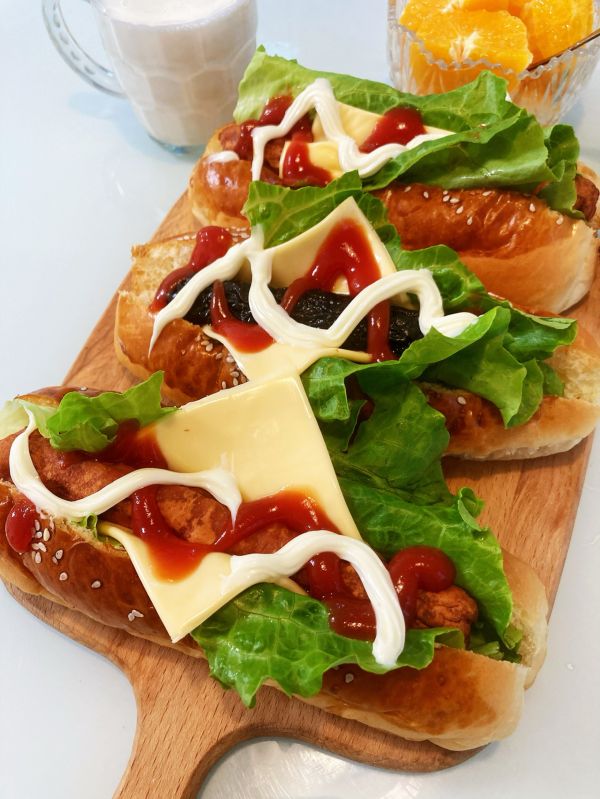 补钙早餐芝士热狗