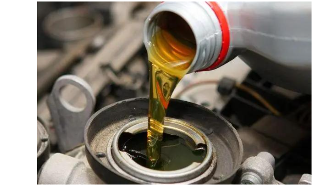 机油箱加水能报销发动机吗