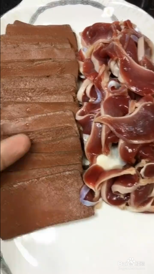 怎样做香辣鸭血、鸭胗