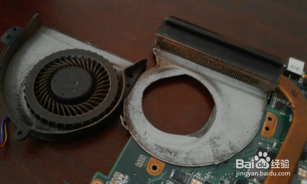 华硕ASUS A43SD笔记本电脑拆机清灰详细教程