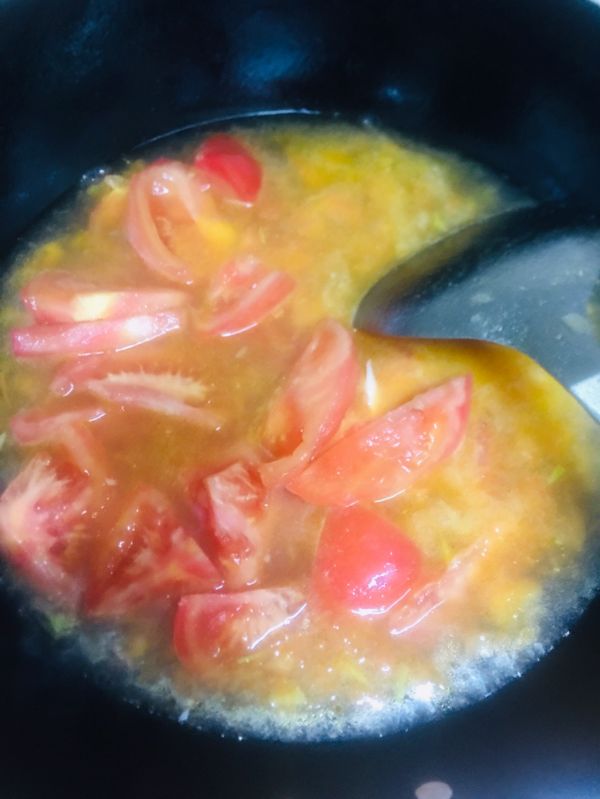 酸汤肥牛金针菇