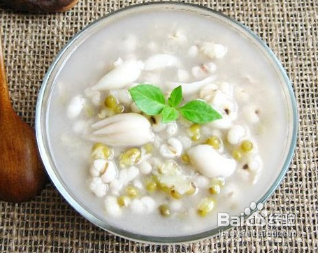 晒黑了？6种食物让你秋季白回来