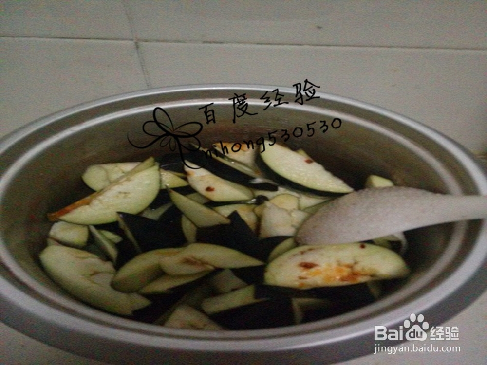 怎样用电饭锅做菜：[1]酱香茄子怎么做？