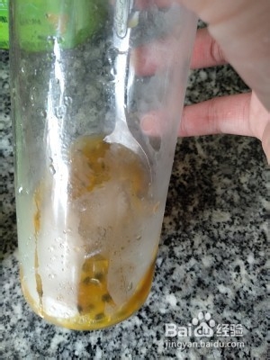 百香果饮料的做法