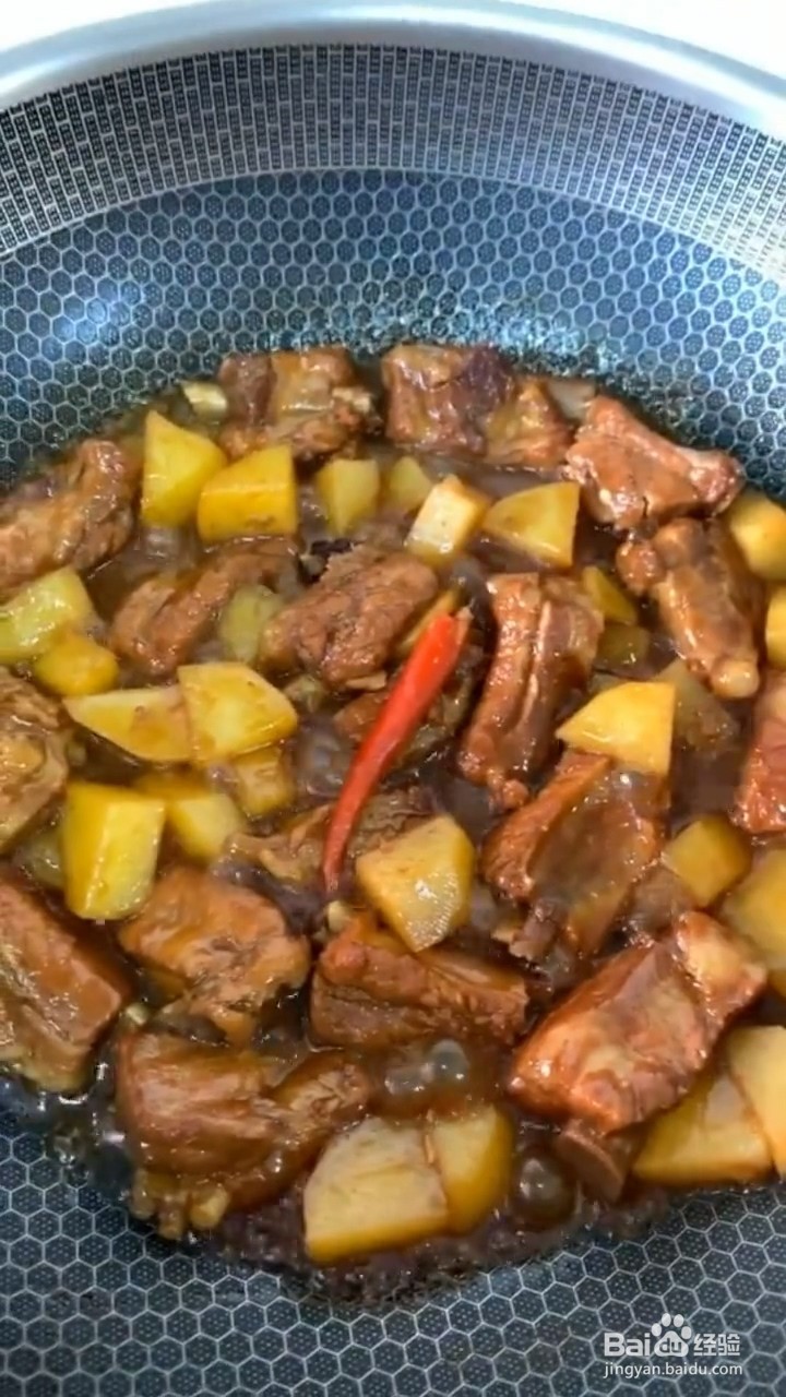 怎么做排骨焖土豆