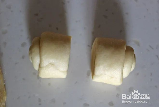 小时候最爱的蜂蜜脆底小面包的做法