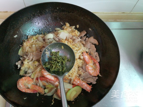 酸菜炖血肠的做法