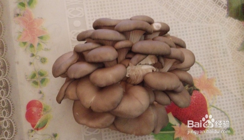 蘑菇肉棒美味汤的做法