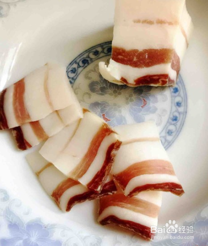 腊肉炒豆丝的做法