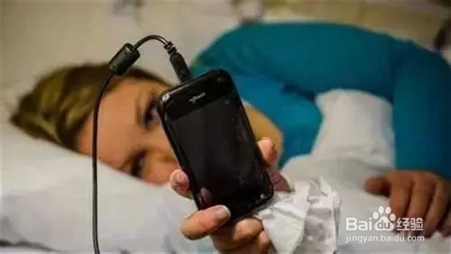 给孩子玩手机的四大危害