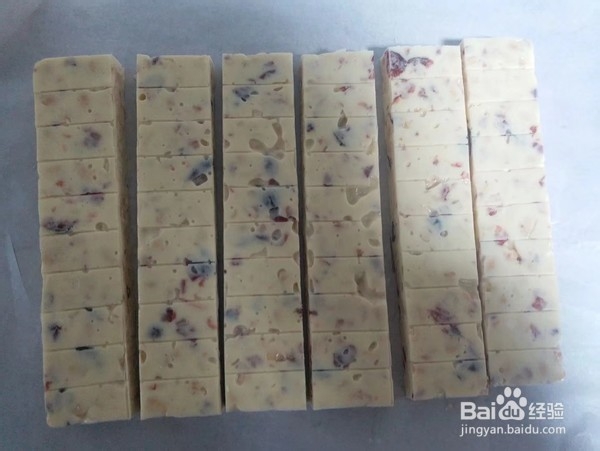 如何做出好吃美味嚼劲十足的蔓越莓花生牛轧糖