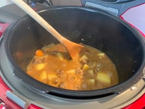 如何做咖喱牛腩