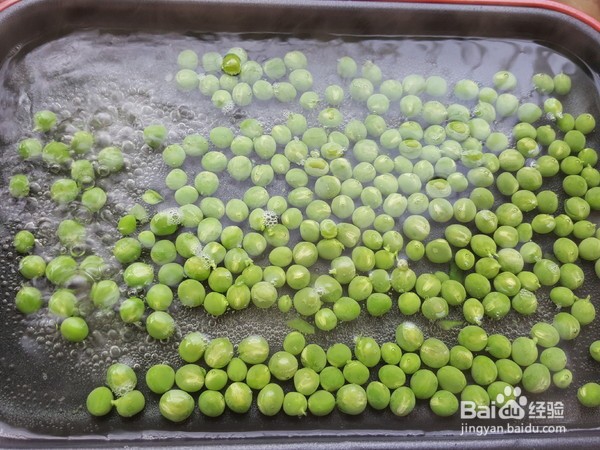 豌豆榛子小龙虾球好吃的做法